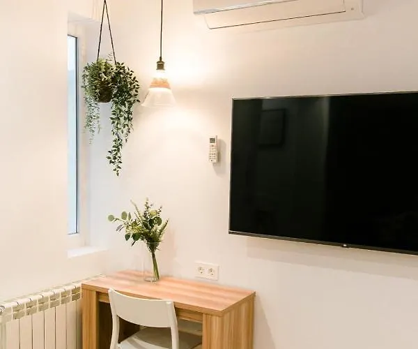 Estupendo Piso De 2 En La Gran Via. A/a. Wifi.